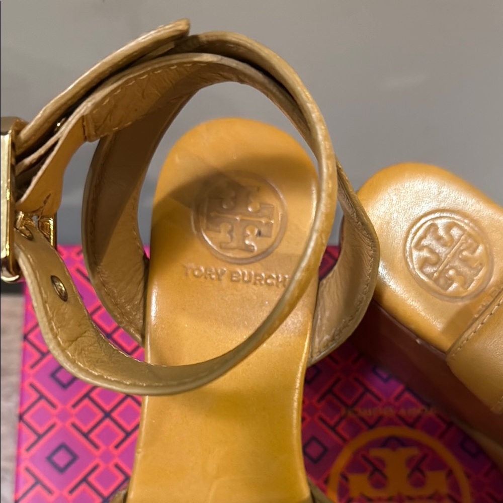 Tory Burch Tan Platform Sandals with Chunky Heel - Picture 3 of 13